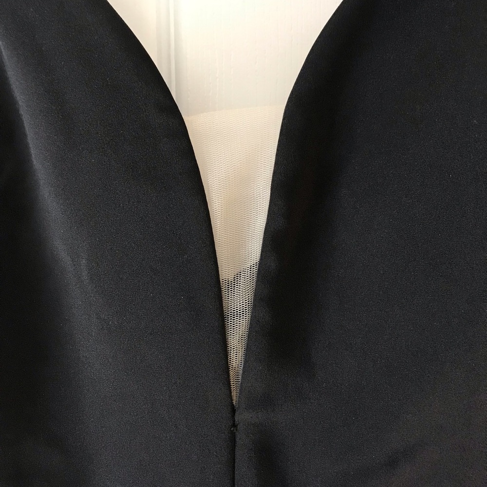 Black long gown - Picture 4 of 4